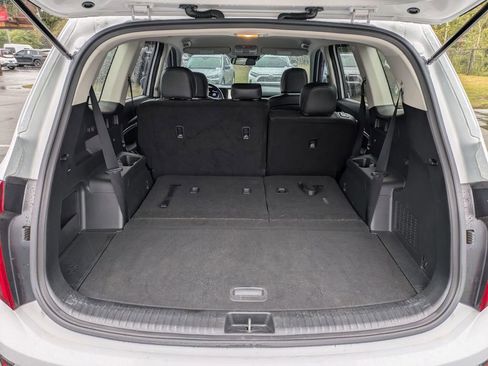 Used 2023 Kia Telluride LX image 29