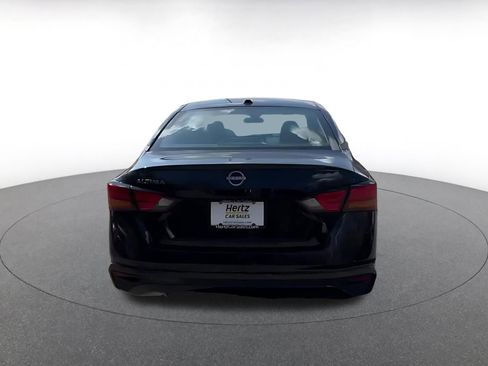 Used 2025 Nissan Altima 2.5 SV image 12