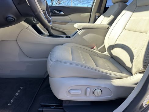 Used 2017 GMC Acadia Denali image 11