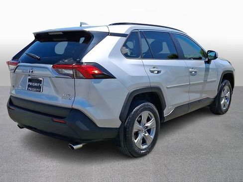 Used 2024 Toyota RAV4 XLE AWD/4WD image 4