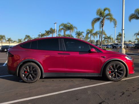 Used 2024 Tesla Model X Plaid image 11