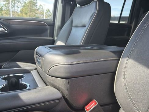 Used 2023 Chevrolet Suburban Premier image 20