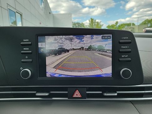 Used 2024 Hyundai Elantra SE FWD image 24