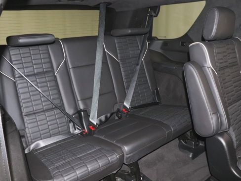 Used 2024 Cadillac Escalade Premium Luxury Platinum image 29