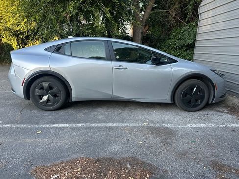 Used 2025 Toyota Prius LE FWD image 1