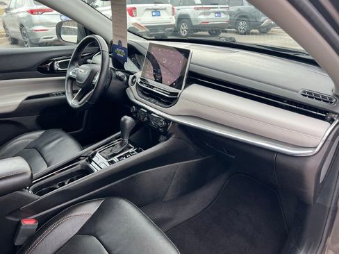 Used 2022 Jeep Compass Limited image 25