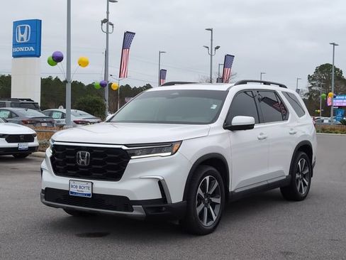 Used 2023 Honda Pilot Elite image 8