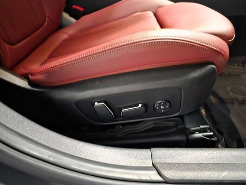 Used 2025 BMW 330i xDrive Sedan image 21