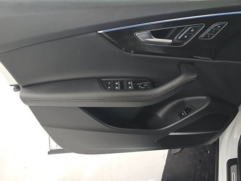 Used 2023 Audi Q8 Prestige w/ Prestige Package AWD/4WD image 12