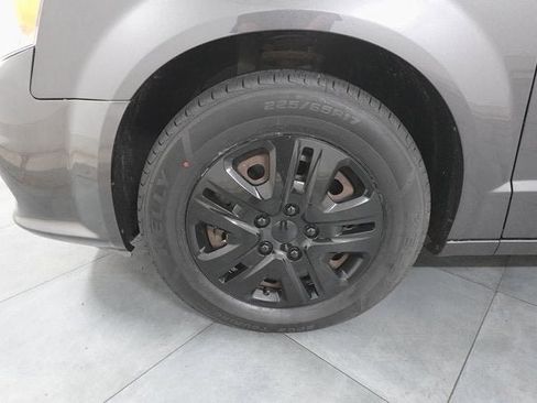 Used 2017 Dodge Grand Caravan SE w/ Power Window Group image 25