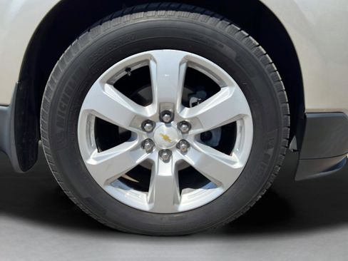 Used 2017 Chevrolet Traverse LT w/ Style and Technology Package FWD image 10
