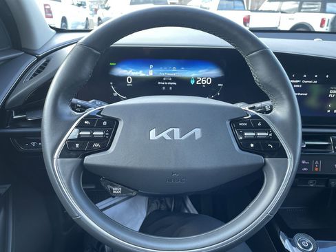 Certified 2024 Kia Niro Wind w/ Wind Preserve Package image 17