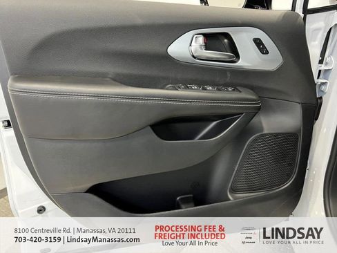 New 2026 Chrysler Pacifica Limited w/ S Appearance Package AWD/4WD image 29