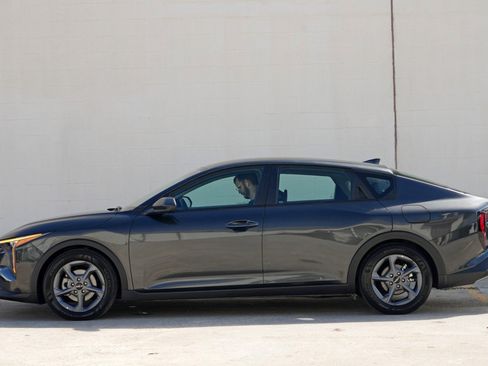 Used 2025 Kia K4 FWD image 8