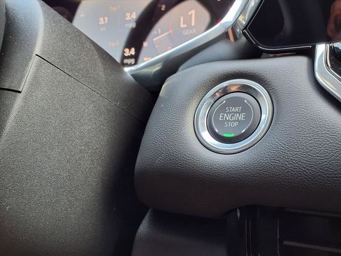 New 2026 GMC Canyon Elevation w/ Convenience Package image 10