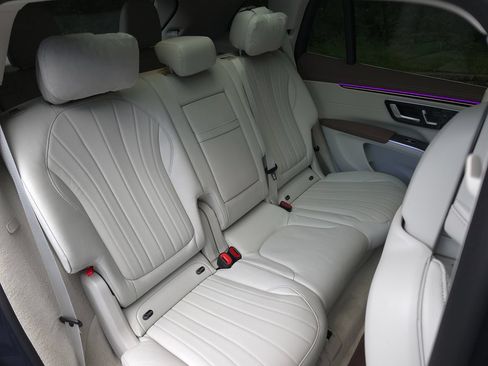 Used 2023 Mercedes-Benz EQS 450+ 4MATIC SUV w/ AMG Line Exterior Package image 24