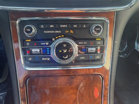 Used 2020 Lincoln Continental Reserve w/ Luxury Package image 34