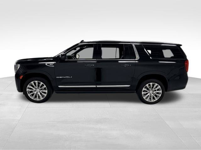 Certified 2023 GMC Yukon XL Denali AWD/4WD image 3