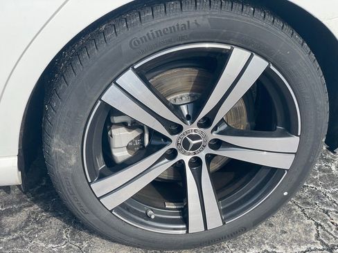 Used 2025 Mercedes-Benz C 300 4MATIC Sedan image 22