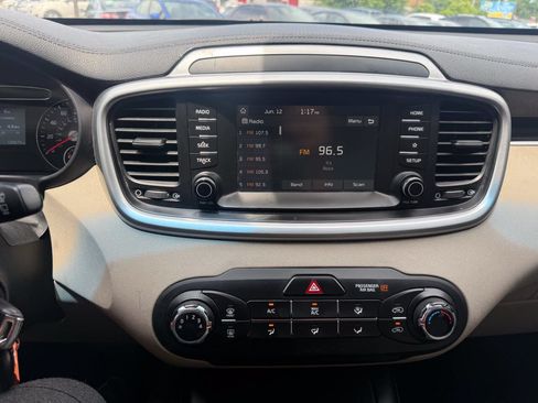 Used 2019 Kia Sorento FWD image 24