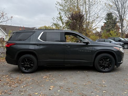 Used 2019 Chevrolet Traverse LT image 12