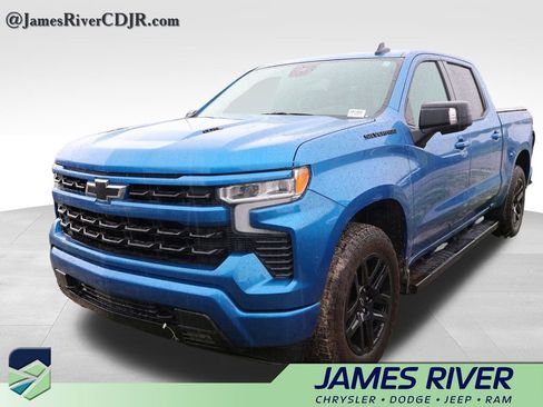 Used 2023 Chevrolet Silverado 1500 RST w/ Convenience Package II AWD/4WD image 3