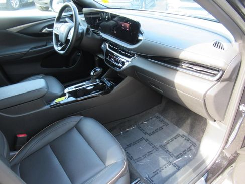 Used 2024 Buick Envista Avenir FWD image 11
