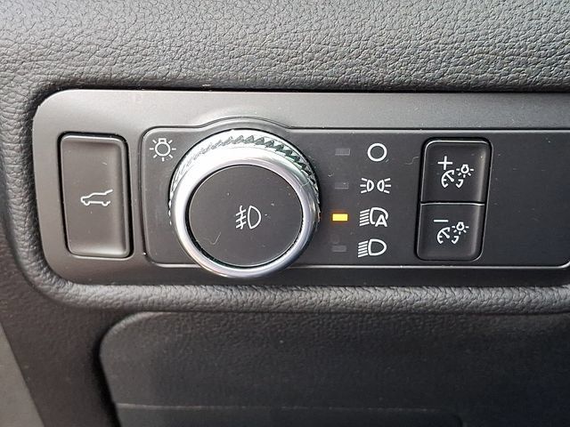 Used 2022 Ford Explorer Limited w/ Equipment Group 301A AWD/4WD image 22