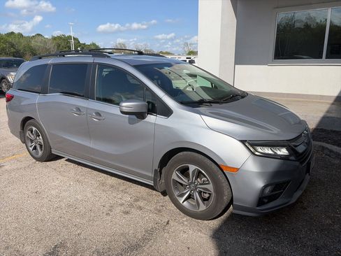 Used 2019 Honda Odyssey Touring image 1