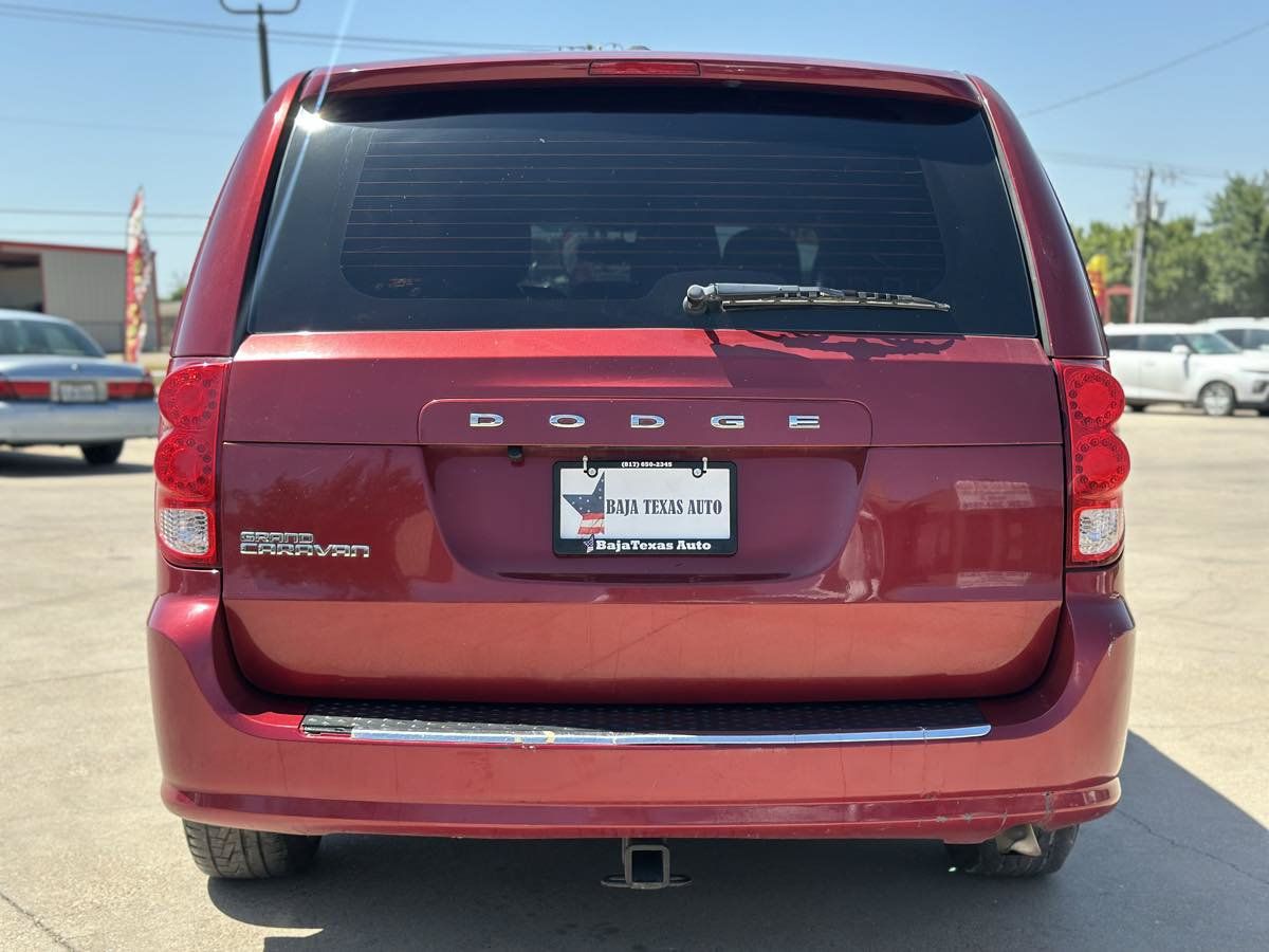 Used 2016 Dodge Grand Caravan American Value Package w/ UConnect Hands-Free Group FWD image 6
