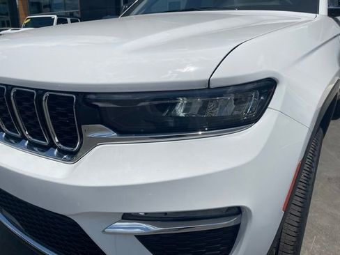 New 2024 Jeep Grand Cherokee Limited w/ Black Appearance Package image 10