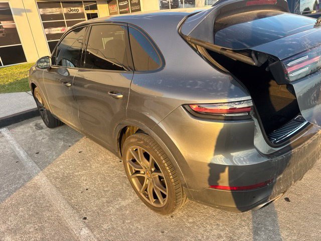 Used 2020 Porsche Cayenne AWD/4WD image 13
