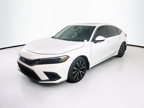 Used 2024 Honda Civic EX-L image 3