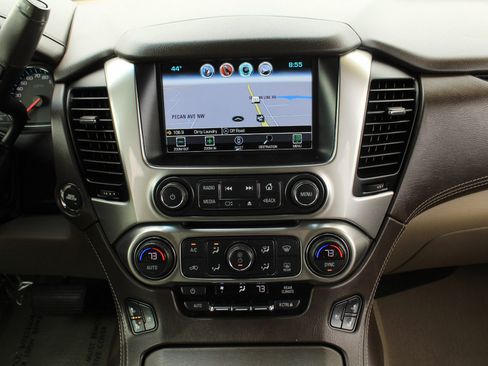 Used 2020 Chevrolet Suburban Premier image 22