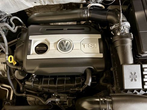 Used 2014 Volkswagen Tiguan S image 21