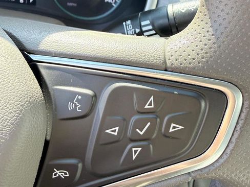 Used 2024 Chevrolet Malibu LT FWD image 17
