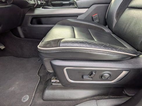 Used 2025 RAM 1500 Laramie image 15