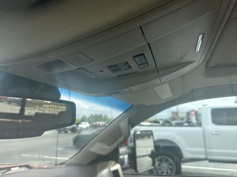 Used 2018 GMC Sierra 2500 Denali w/ Duramax Plus Package AWD/4WD image 17
