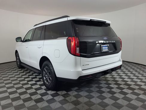 Used 2025 Ford Expedition Active image 5