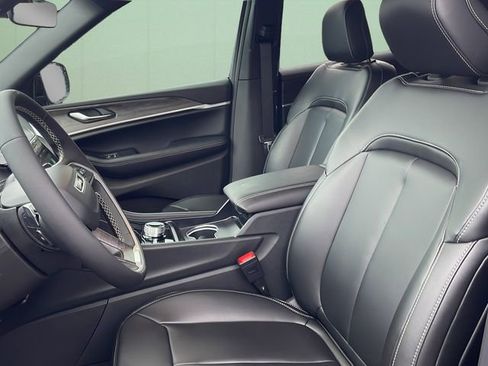 New 2026 Jeep Grand Cherokee L Limited image 18