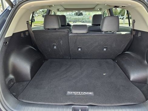 Used 2022 Kia Sportage EX image 17