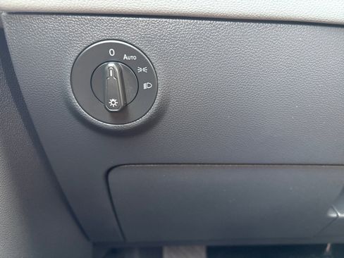 Certified 2023 Volkswagen Taos SE image 23