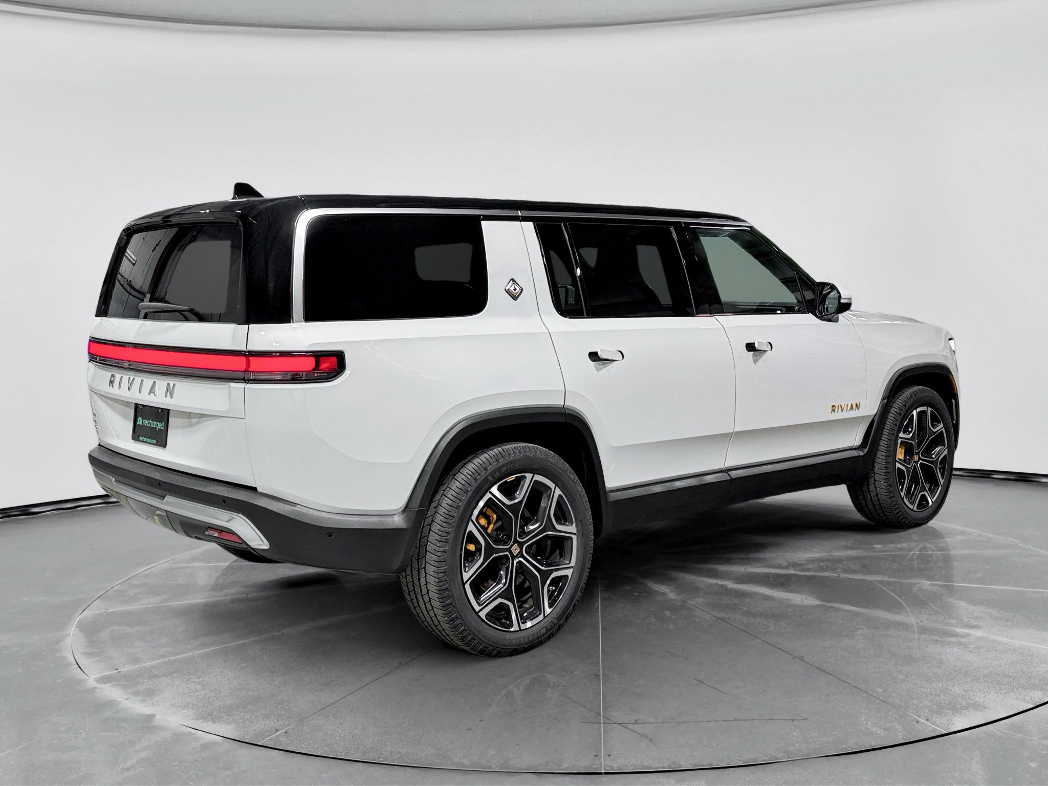 Used 2023 Rivian R1S Adventure Quad AWD/4WD image 3