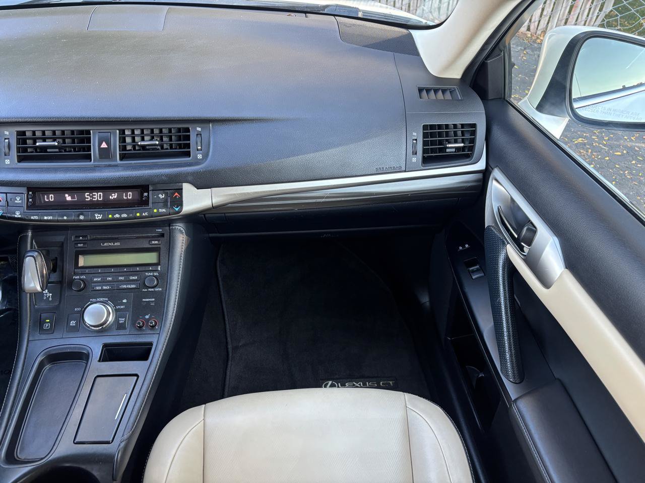 Used 2016 Lexus CT 200h w/ Seat Comfort Package FWD image 19