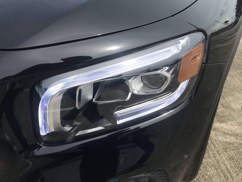 Used 2023 Mercedes-Benz GLB 250 image 7