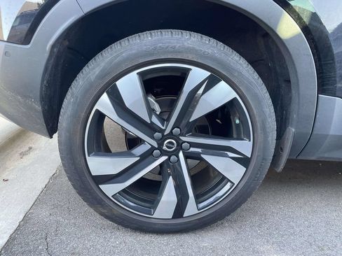 Used 2023 Volvo XC40 B5 Plus w/ Protection Package Premier AWD/4WD image 5