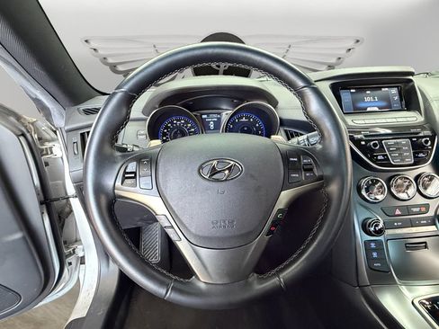 Used 2016 Hyundai Genesis 3.8 RWD image 12