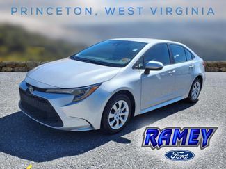 Used 2022 Toyota Corolla LE image 1