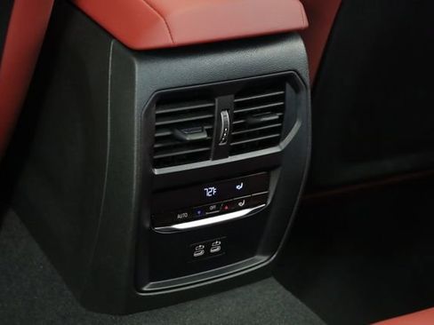 Used 2025 BMW M340i xDrive image 37