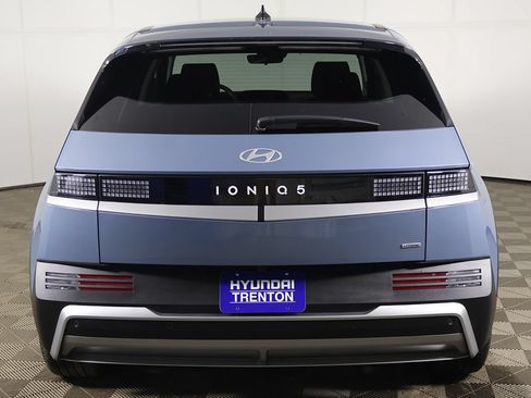 Used 2025 Hyundai Ioniq 5 SE AWD/4WD image 12